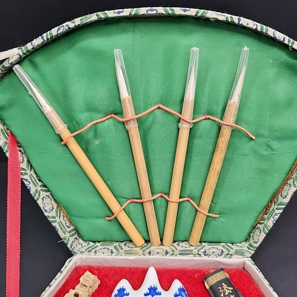 Chinese Calligraphy Set - Picture 3 of 14